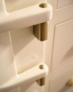 Everhot door hinge in brass